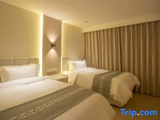 Quadruple Suite