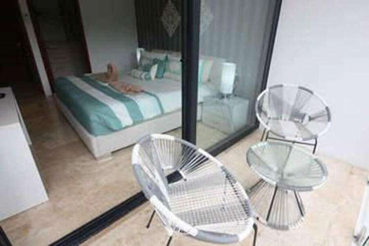 B&B Tiburon