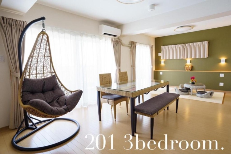 3 Bedrooms Apartment