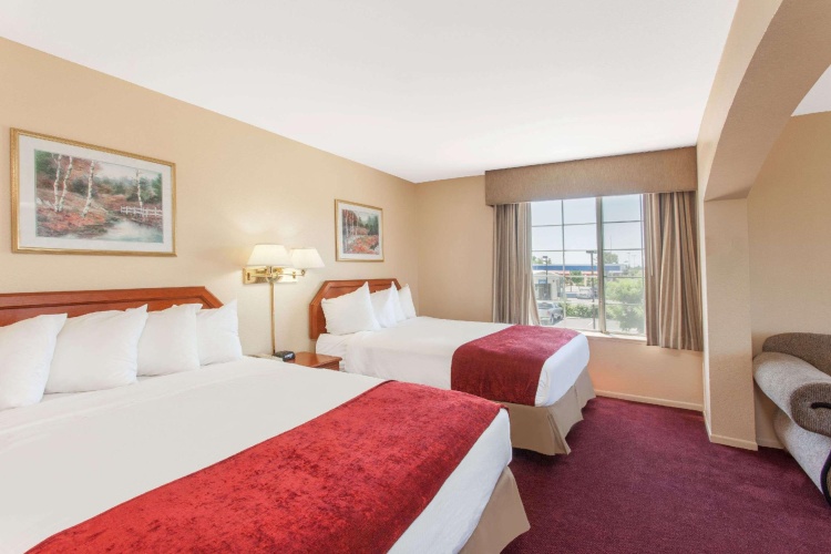 Quadruple Suite