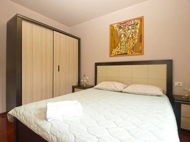 Apartment 1695