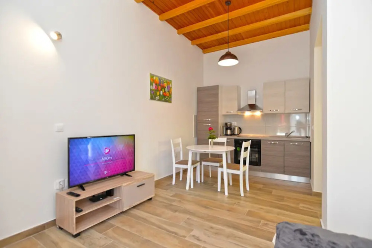 Apartment 1674
