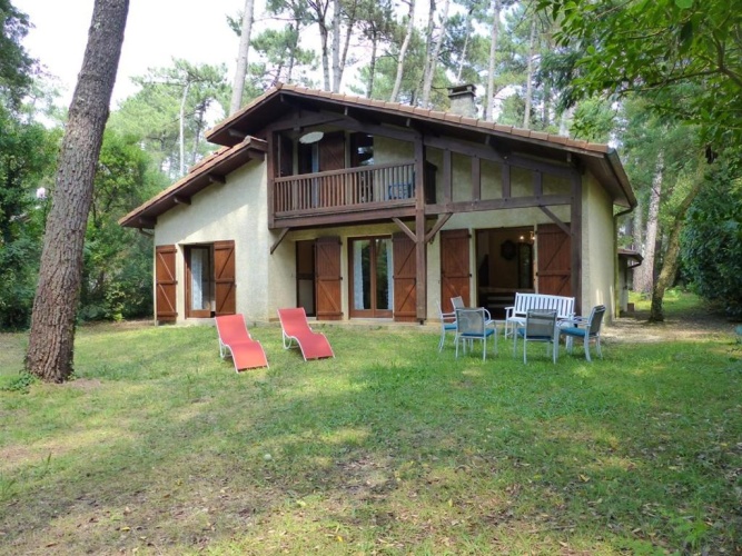 4 Bedrooms Cottage