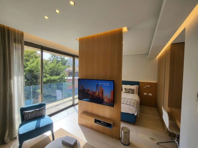 Monot Suites