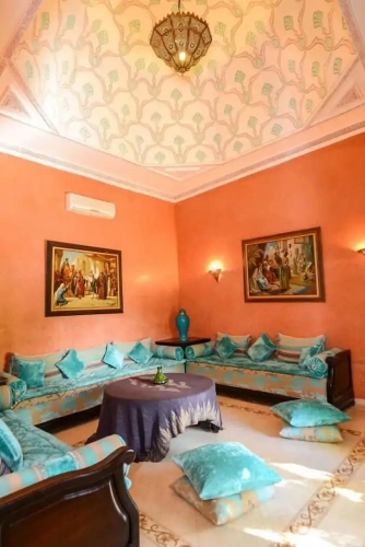 6 Bedrooms Luxury Villa