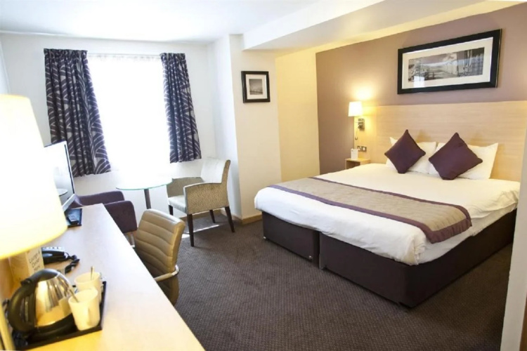 Shore View Hotel