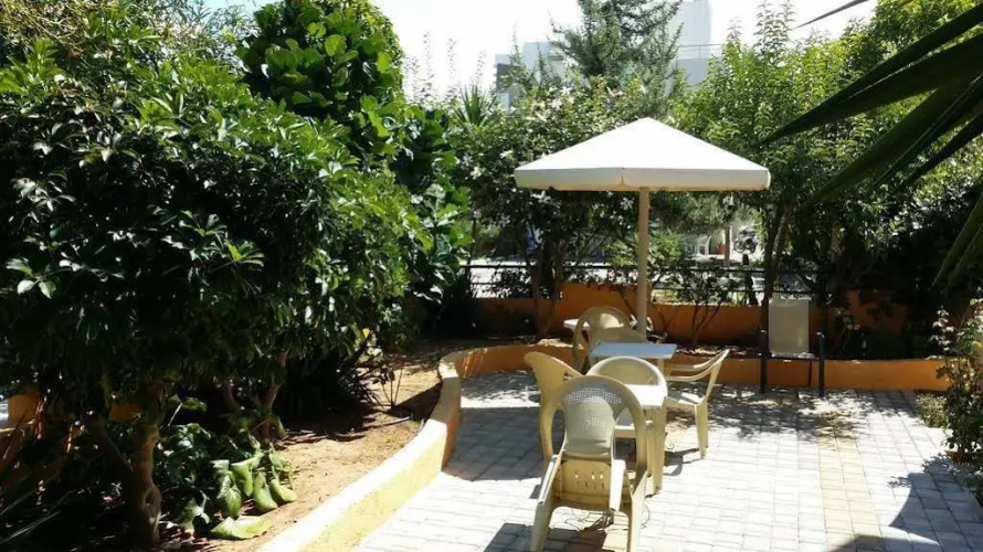 Alexandros Studios & Apartments