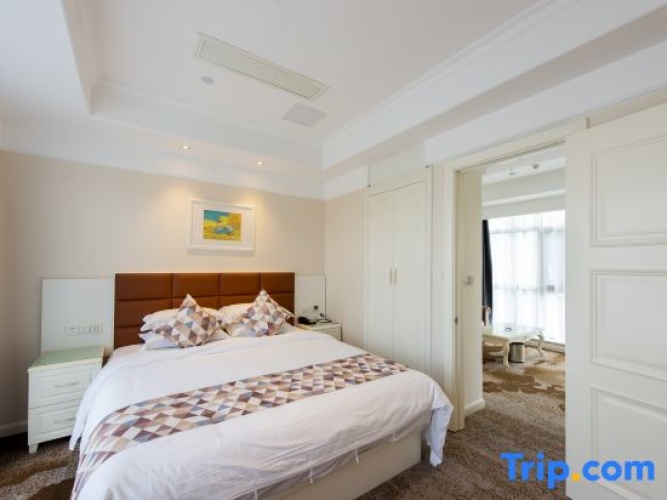 Business Triple Suite