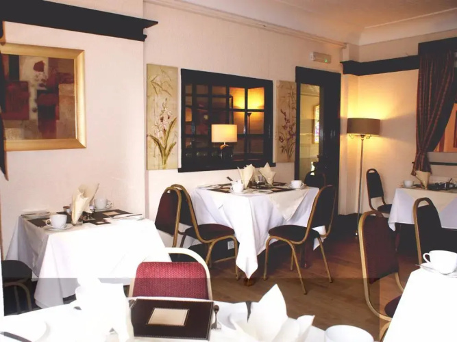 Tudor Lodge Hotel