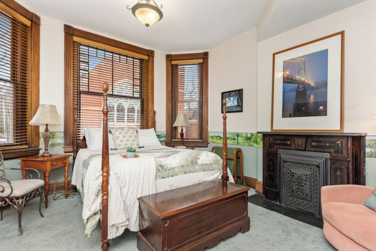 Moon River Bed and Breakfast