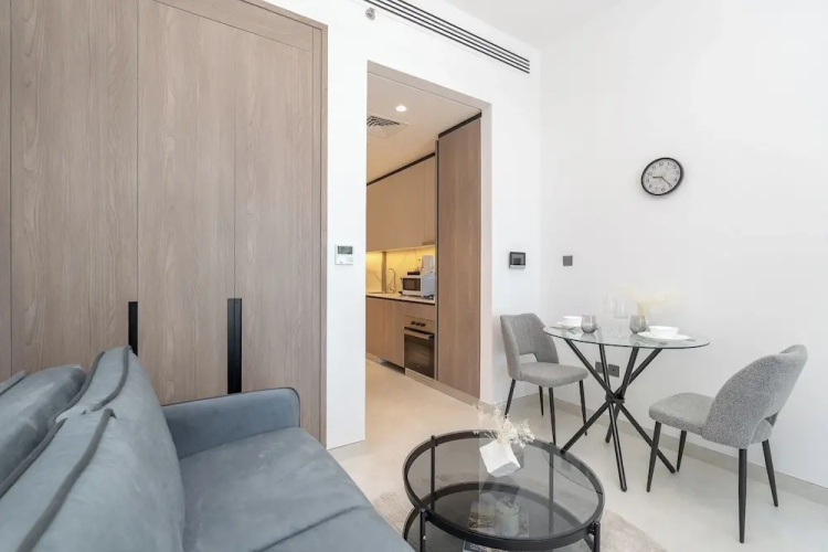 TOP Location | Work and Chill near Miracle Garden