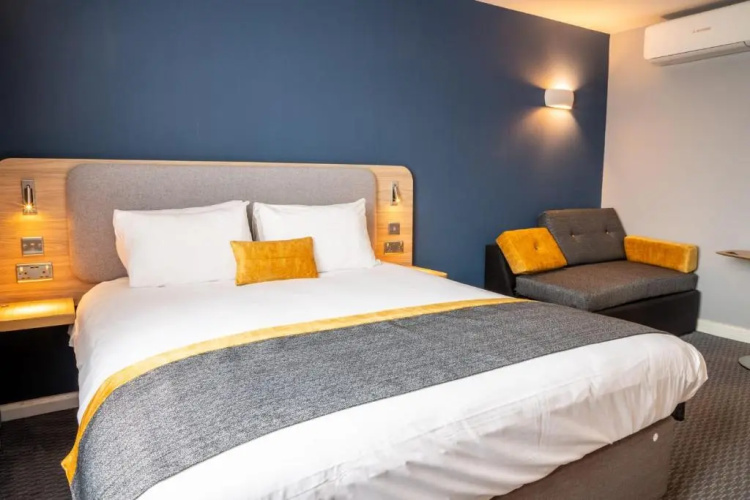 Knowsley Inn & Lounge