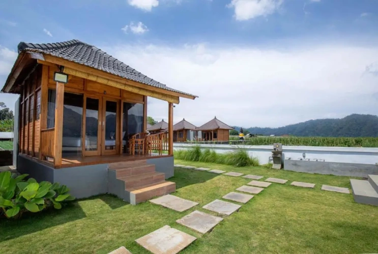 Standard Double room with lake view