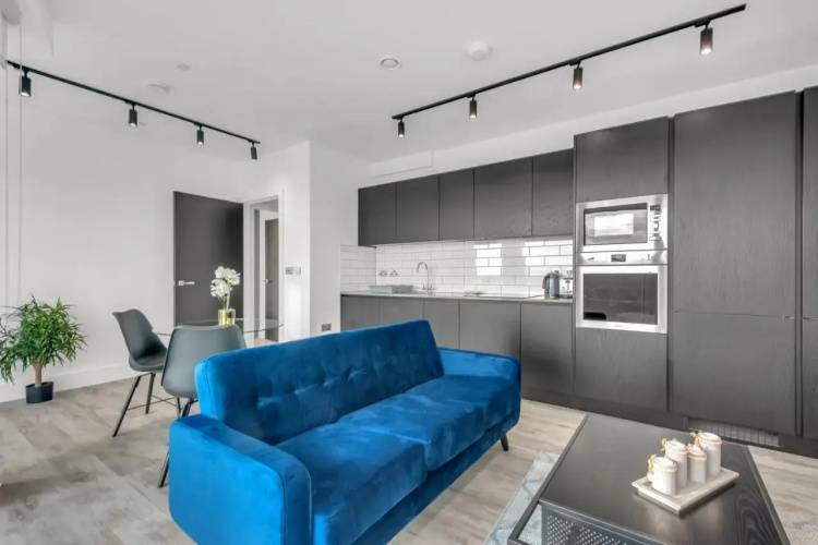 Modern One & Two Bedrooms Flat in North Acton close to Ealing