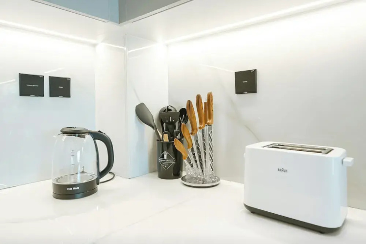 PVH - Exquisite 1BR - Binghatti Canal