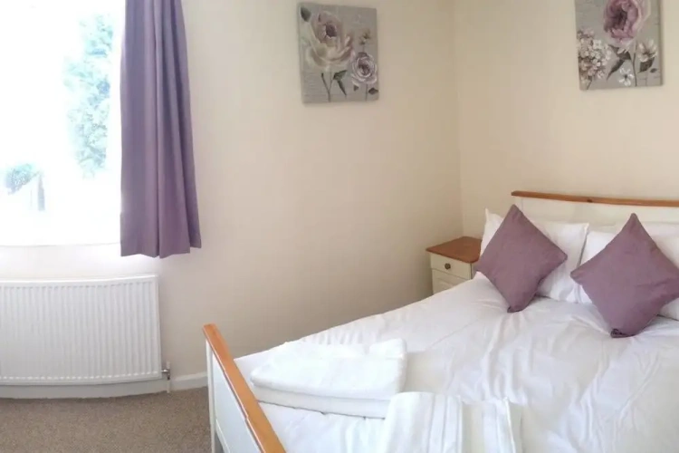 3 Bedrooms Cottage