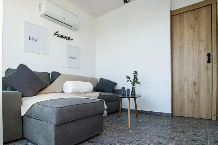 Phaedrus Living: Seaview Studio Suite Lighthouse 52