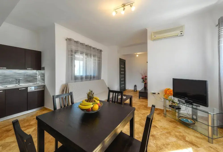 Alonaki Apartments