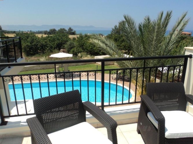 3 Bedrooms Villa