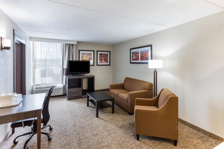 Quality Inn & Suites Plattsburgh