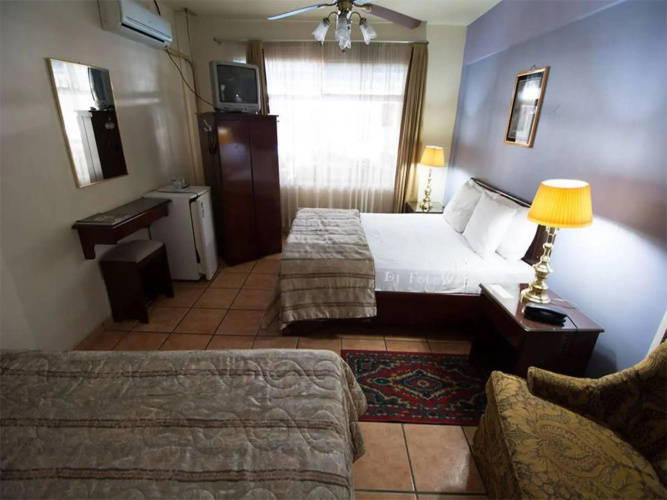 Hotel Puerta del Sol - San Jose Airport