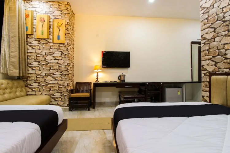 Capital O 44932 Hotel Basera