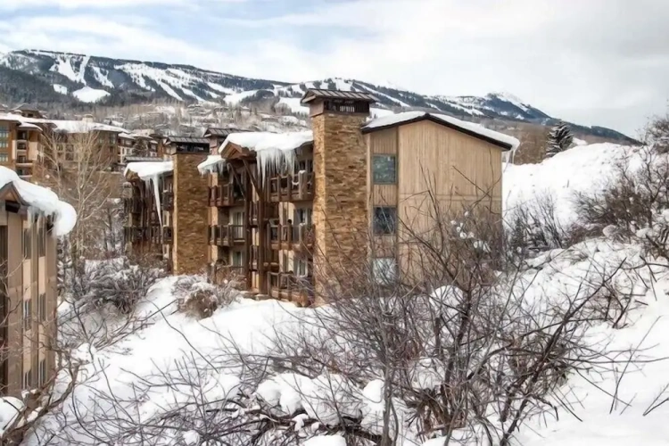 2 Bedrooms Standard room with mountain view