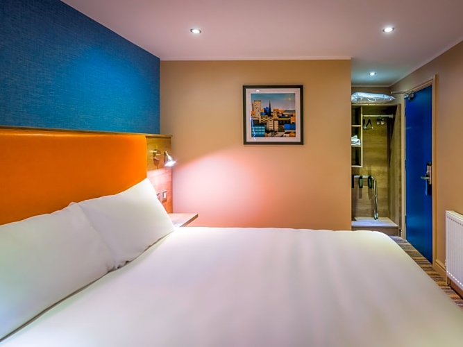 Standard Double Suite