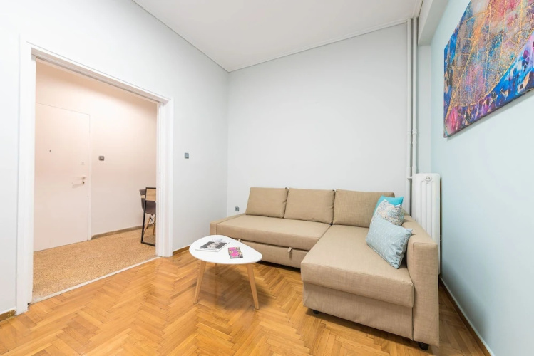 Warm Delightful Acropolis Apartment by Cloudkeys