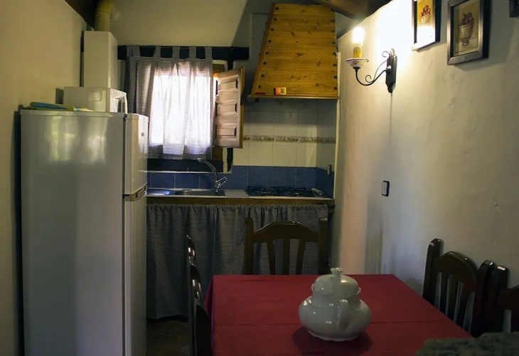 2 Bedrooms Cottage