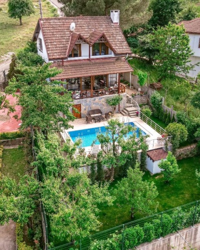 3 Bedrooms Villa