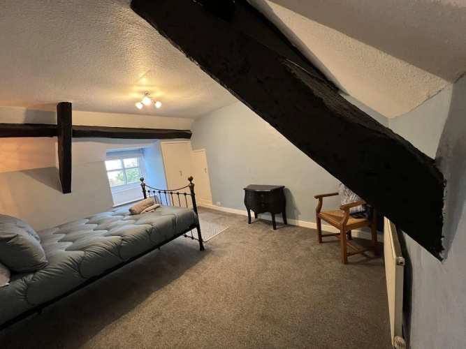 Traditional 3-bed Cottage, Log Burner & Sea Views!