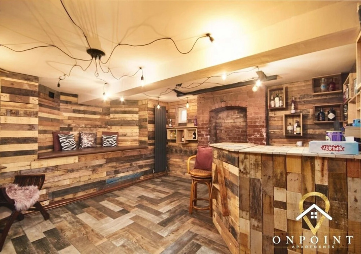 ✰OnPoint -Large House Near Centre with Bar✰