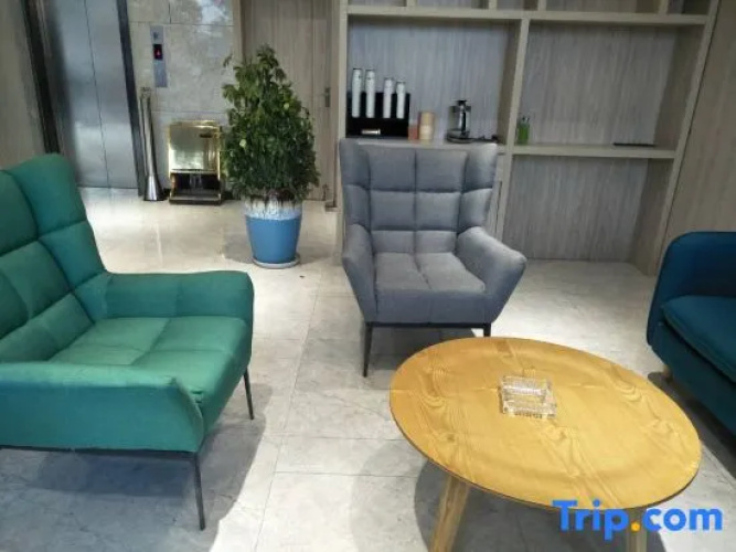 Set Chain Hotel