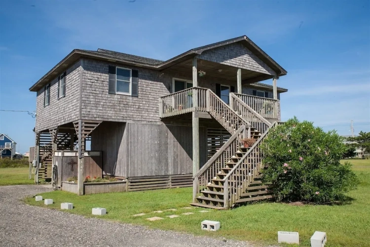 4 Bedrooms Cottage