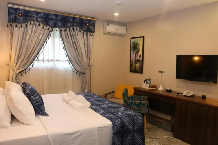 Saire Hotels