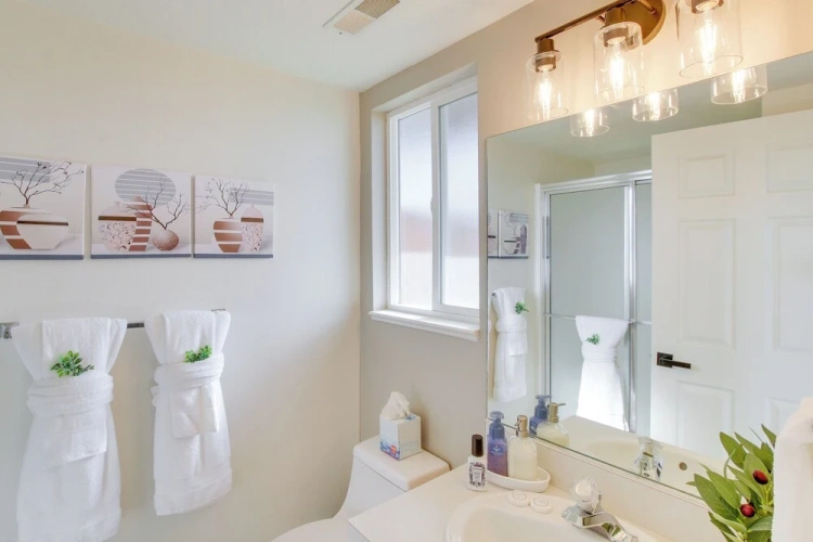 2 Bedrooms Apartment