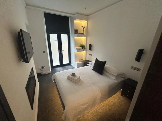 2bedroom Apartment With Steam Room