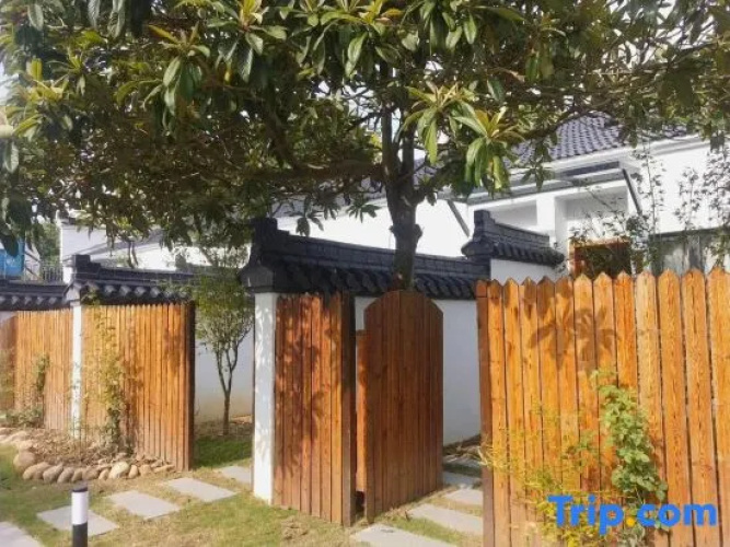 Weiduo Bieyuan Hostel