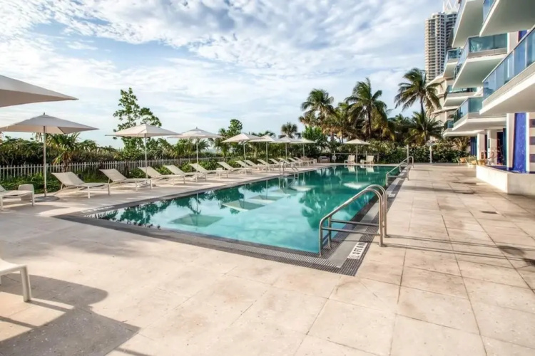 Domio Miami Beach Corner 1 BR Ocean View + Balcony