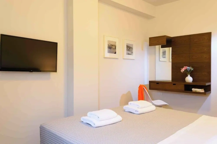 2 Bedrooms Comfort Apartment with balcony and with partial sea view