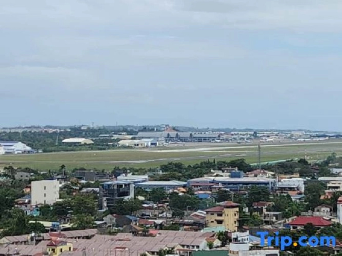 Jml's Podroyale Near Mactan