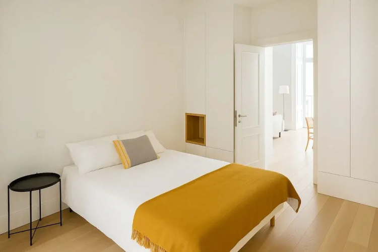 2bed flat with Balcony in Central Lisbon