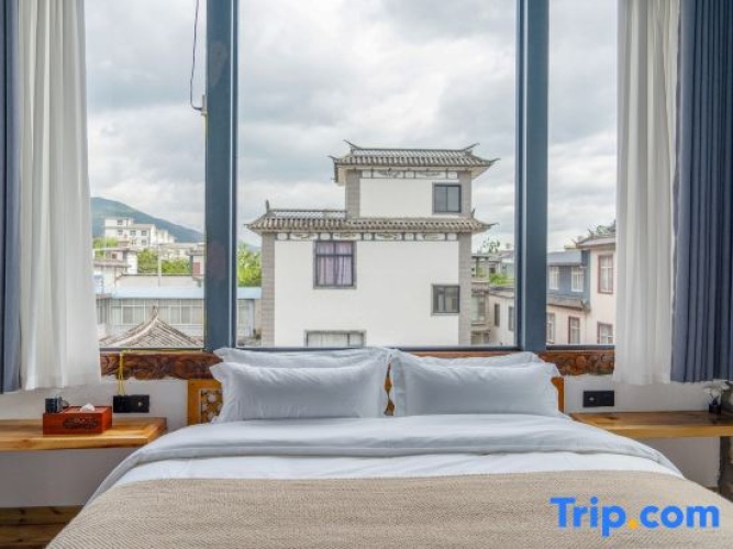 1 Bedroom Deluxe Suite