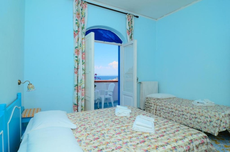 Economy Triple room