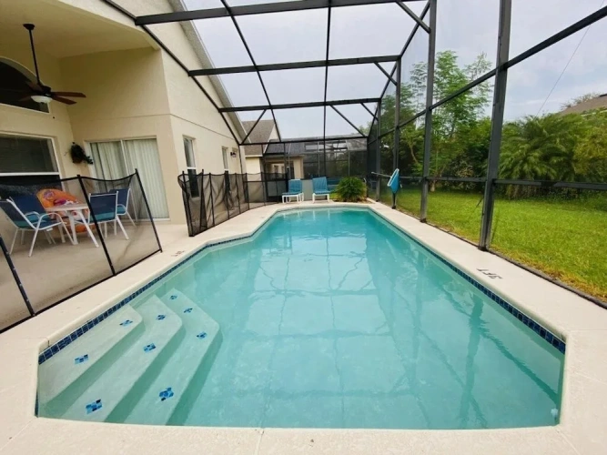 4 Bedrooms Villa