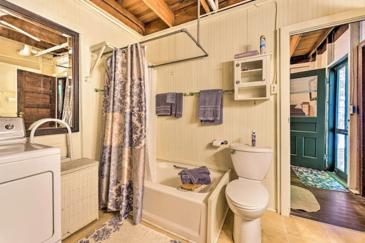 Douglas 'whispering Winds' Cottage w/ Beach!