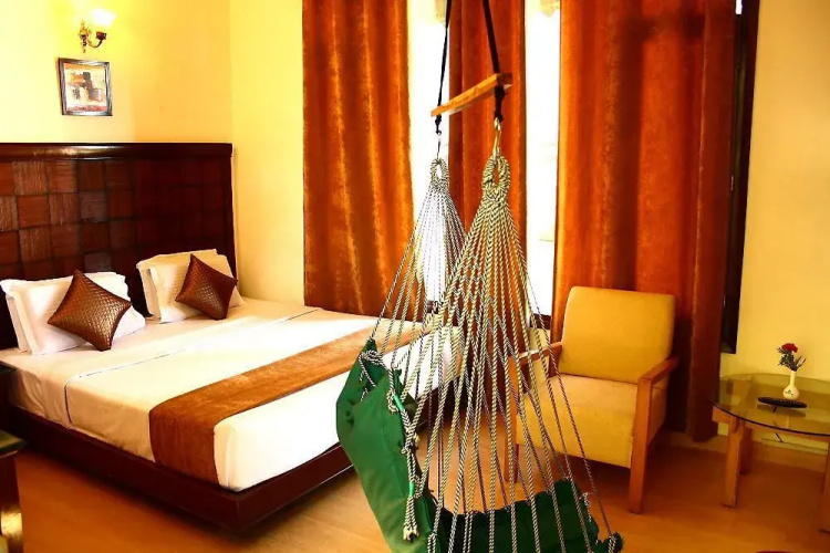 Hotel Kasauli Woods