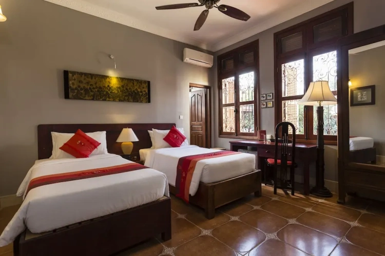 2 Bedrooms Standard Family room