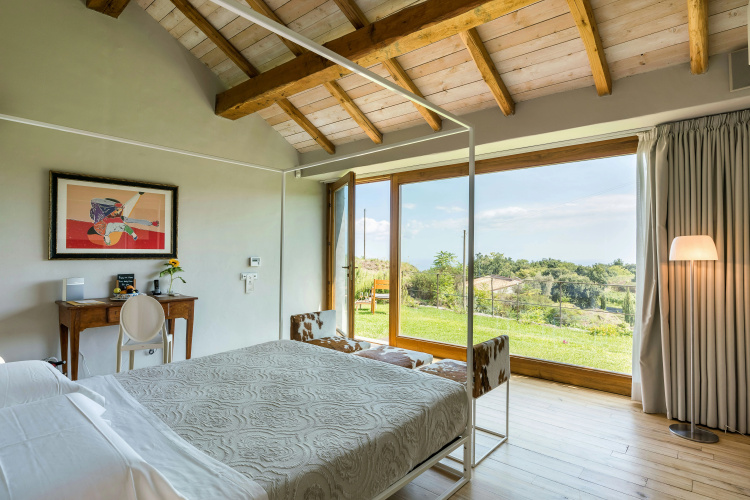 Monaci delle Terre Nere